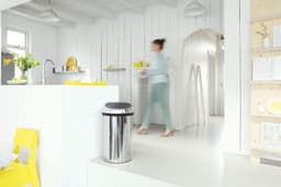 Brabantia Touch Bin 60L Brilliant Steel image 3