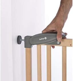 Safety 1st Easy Close Wood Safety Gate image 1