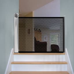 Summer Infant Re-tractable Walk-Thru Gate image 2